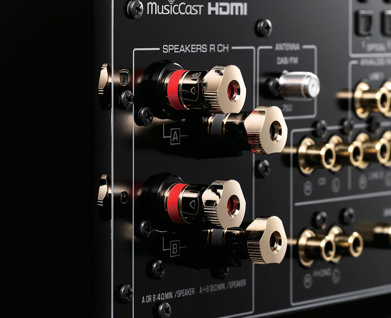 Yamaha R-N2000A verkkovahvistin