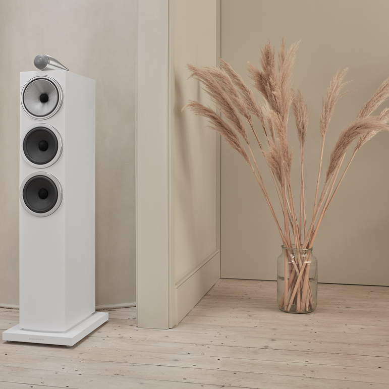 Bowers & Wilkins 703 S3 lattiakaiutinpari