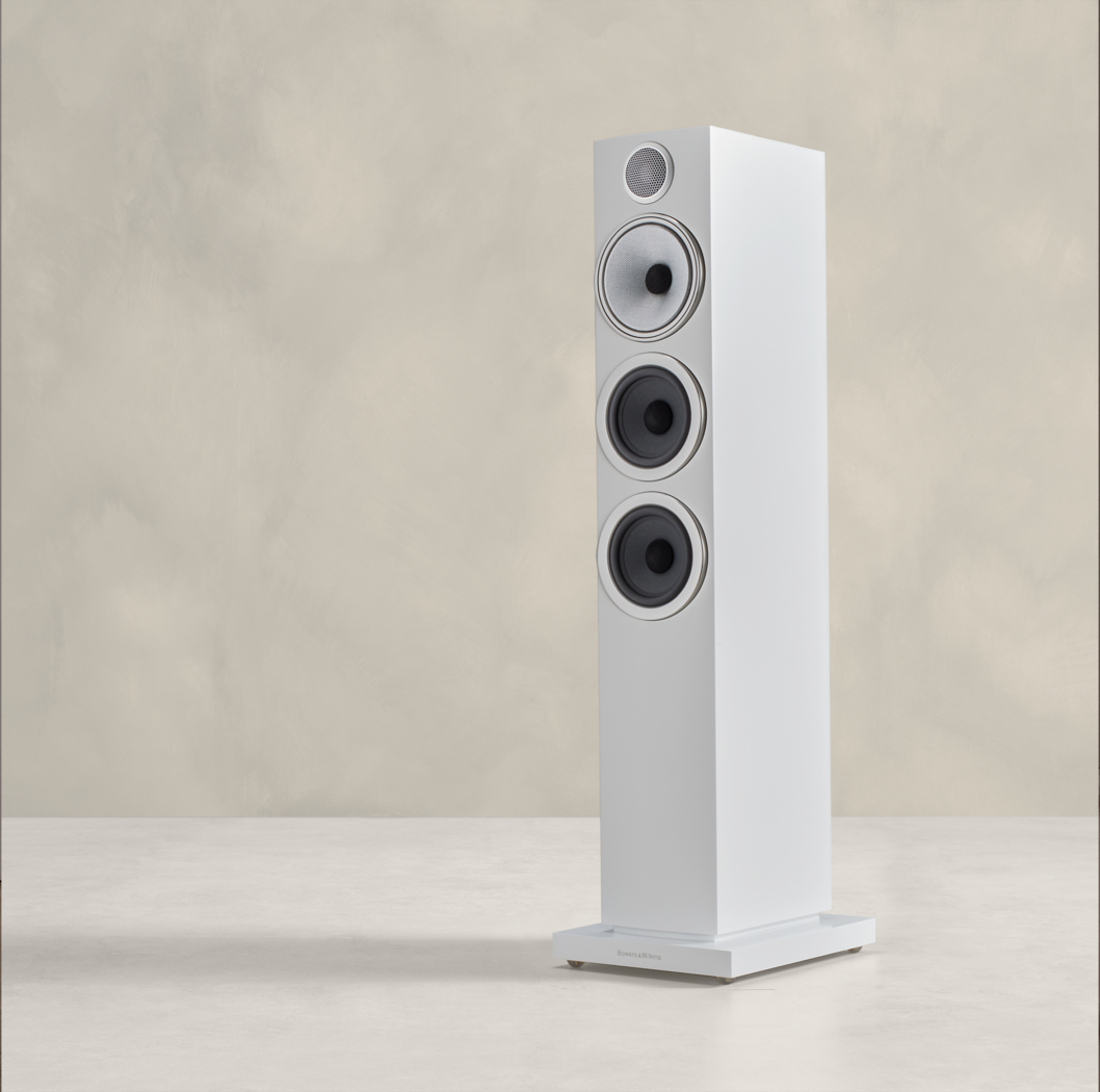 Bowers & Wilkins 704 S3 lattiakaiutinpari