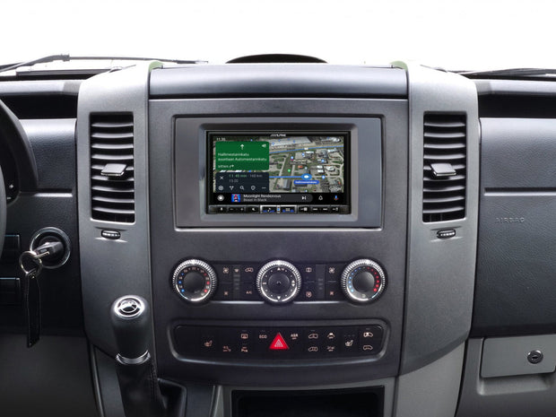 Alpine ILX-705D 7" Mercedes Sprinter W906 CarPlay