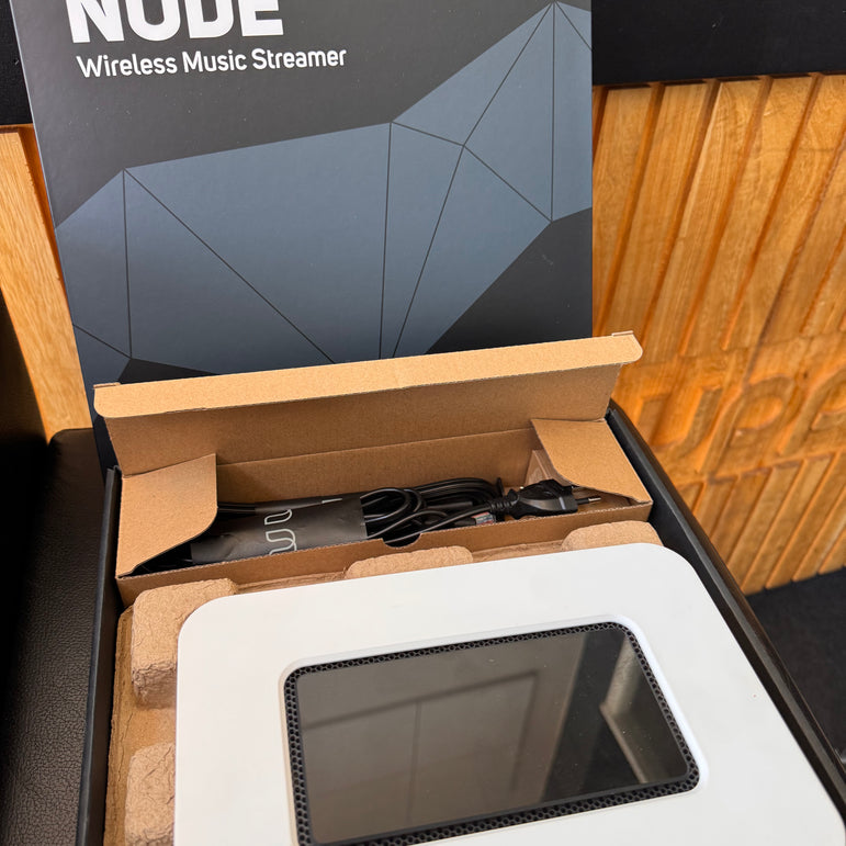 Bluesound Node N130 vaihtolaite, valkoinen