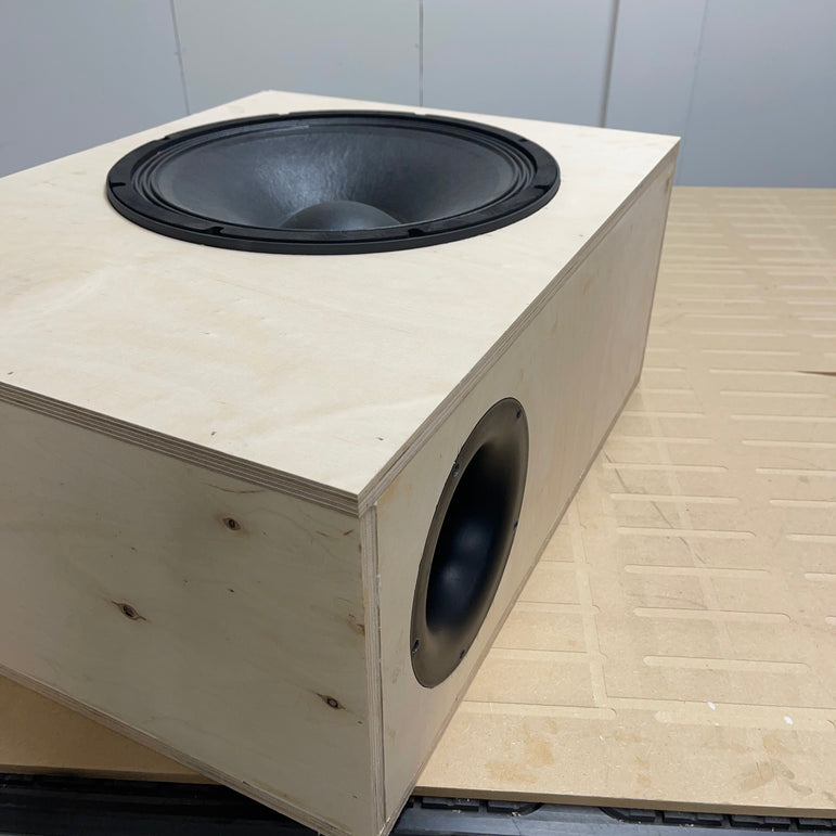 Hifikaupat Custom subwooferkotelo
