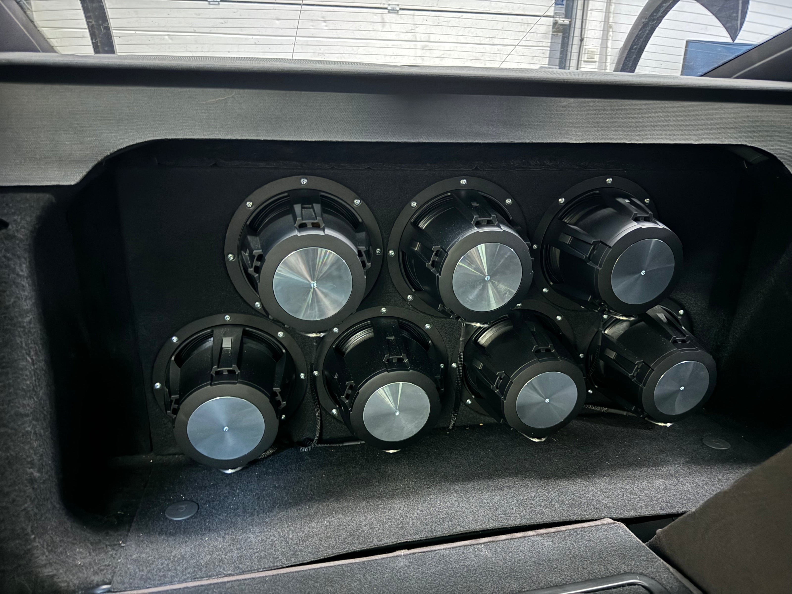 Hifikaupat Custom subwooferkotelo