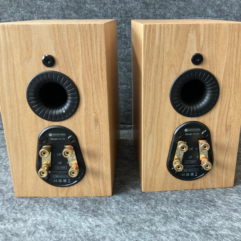 Monitor Audio 50 Silver 7G, vaihtolaite, Väri tammi