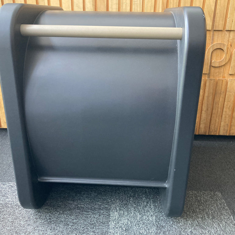 Genelec 7270A, vaihtolaite