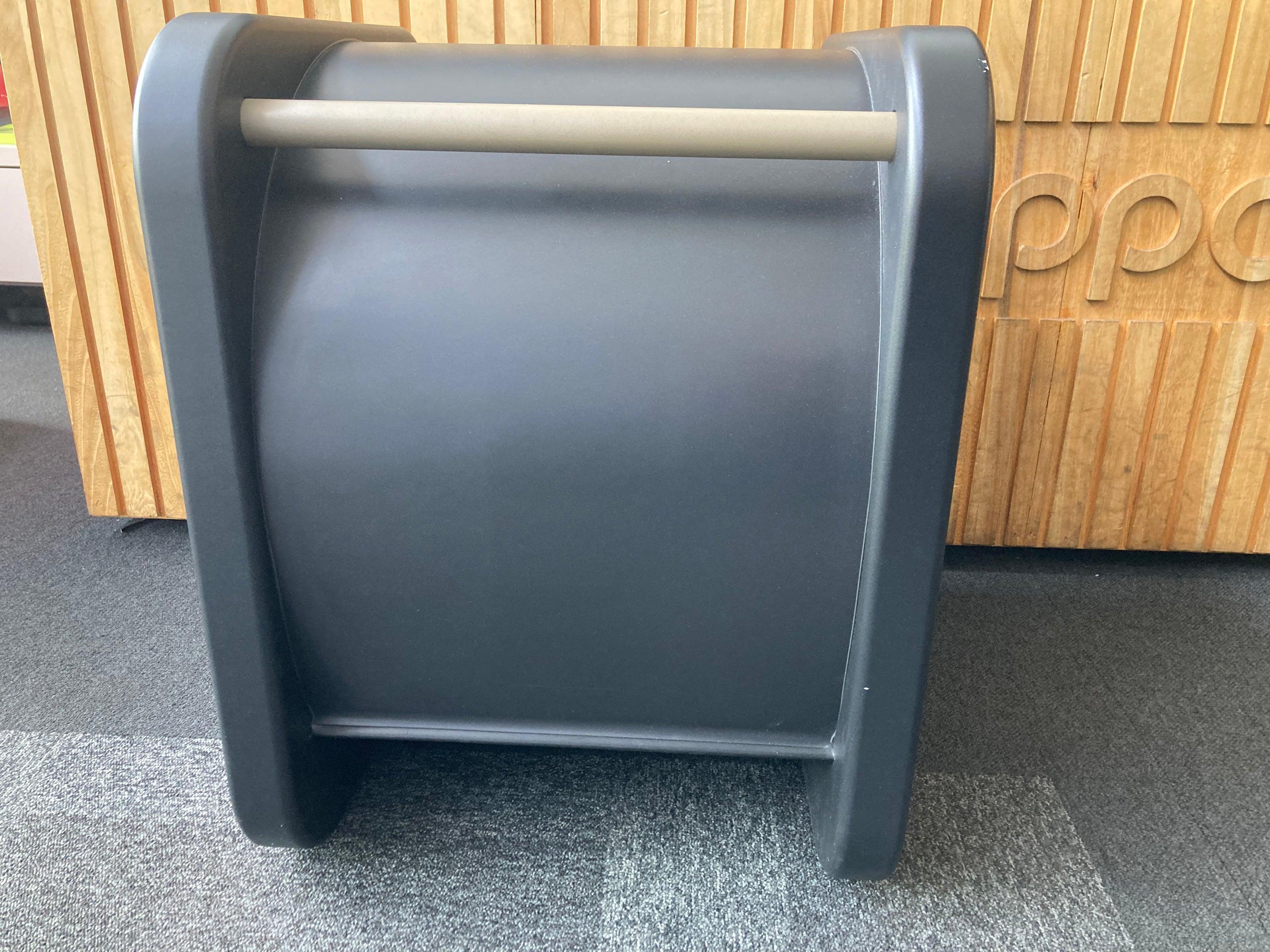 Genelec 7270A, vaihtolaite