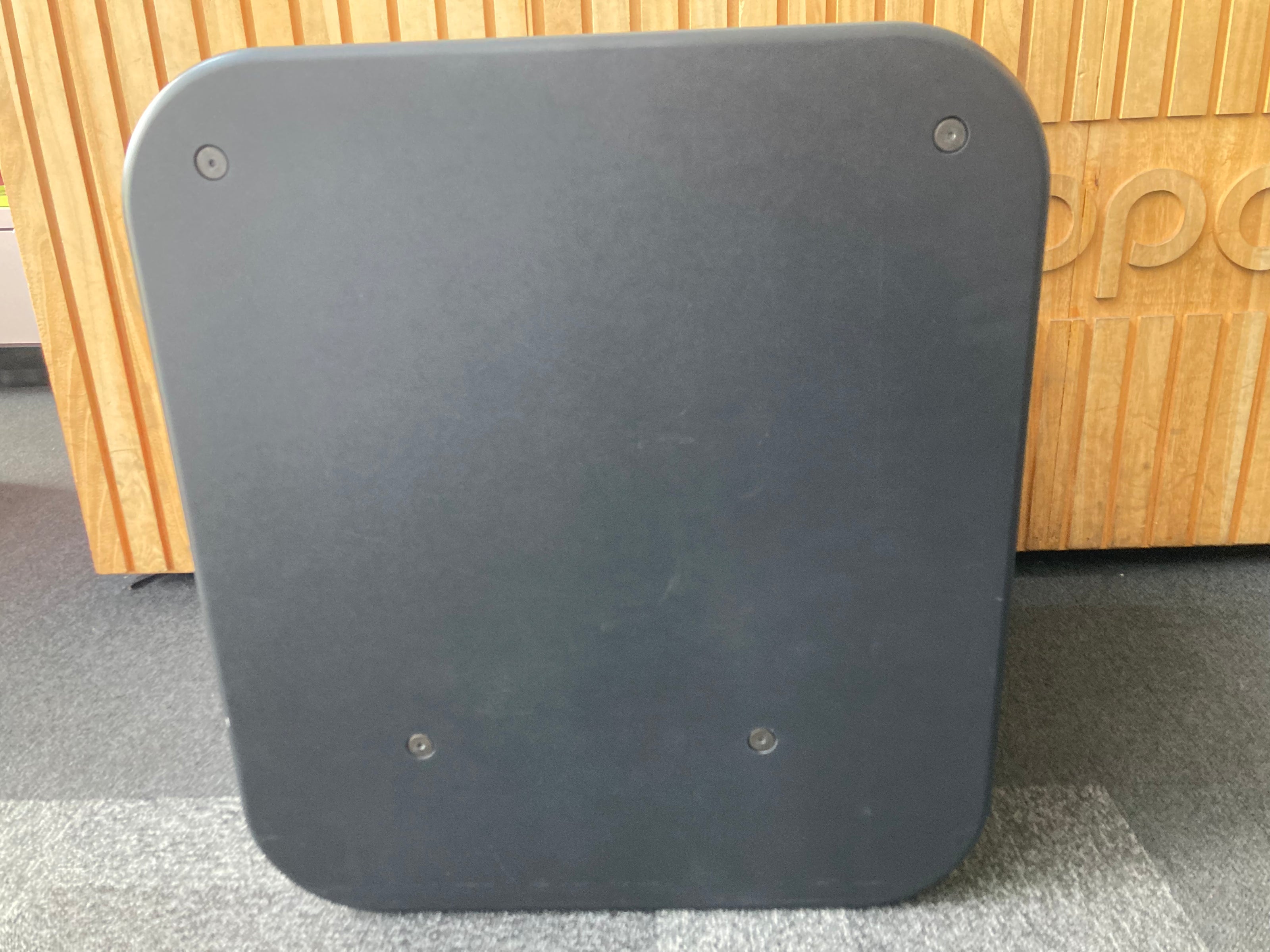 Genelec 7270A, vaihtolaite