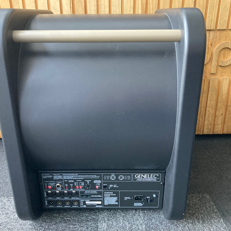 Genelec 7270A, vaihtolaite