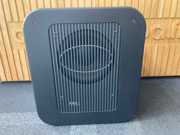 Genelec 7270A, vaihtolaite