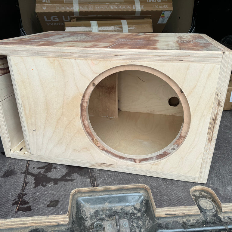 Hifikaupat Custom subwooferkotelo