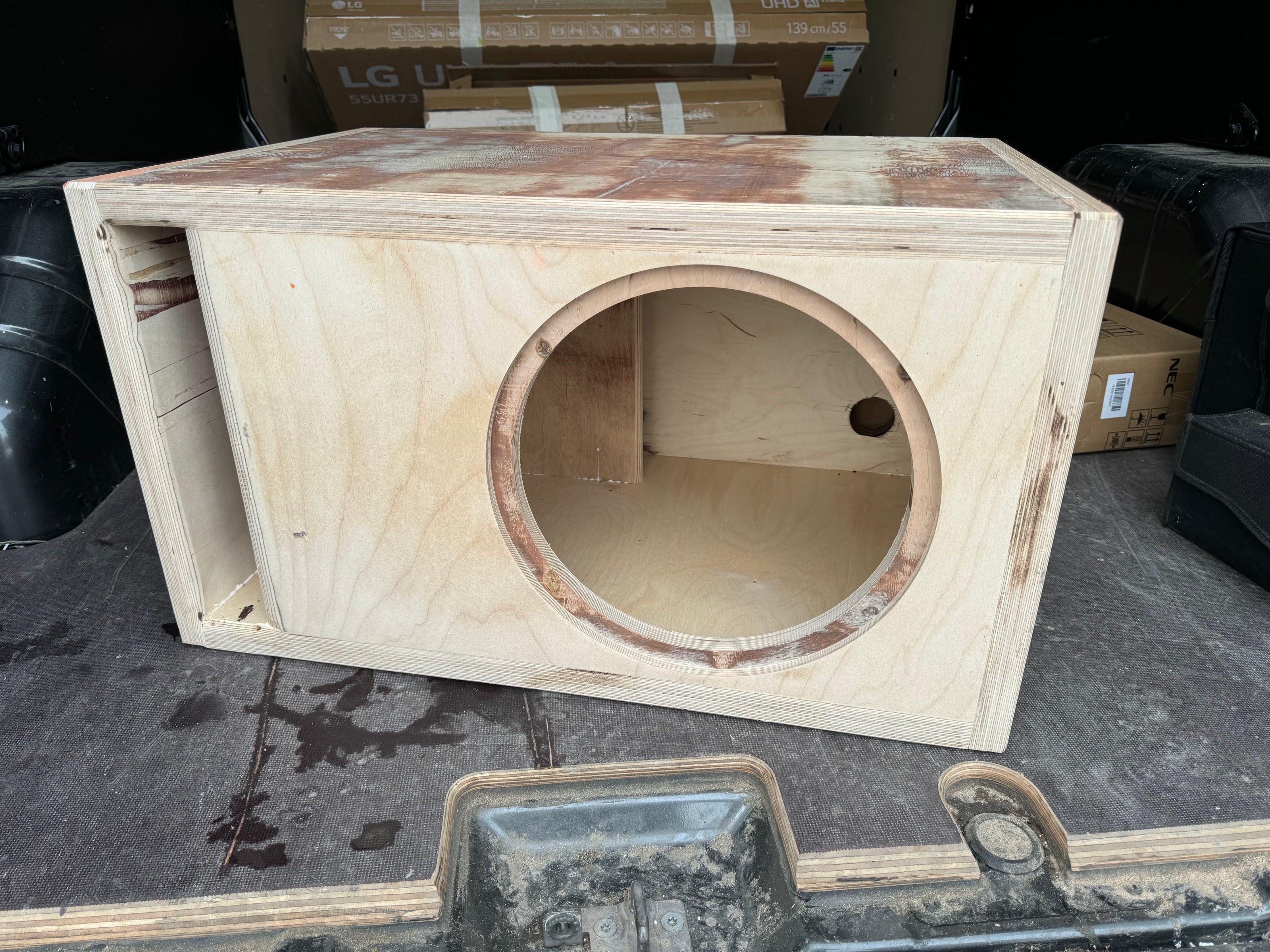 Hifikaupat Custom subwooferkotelo
