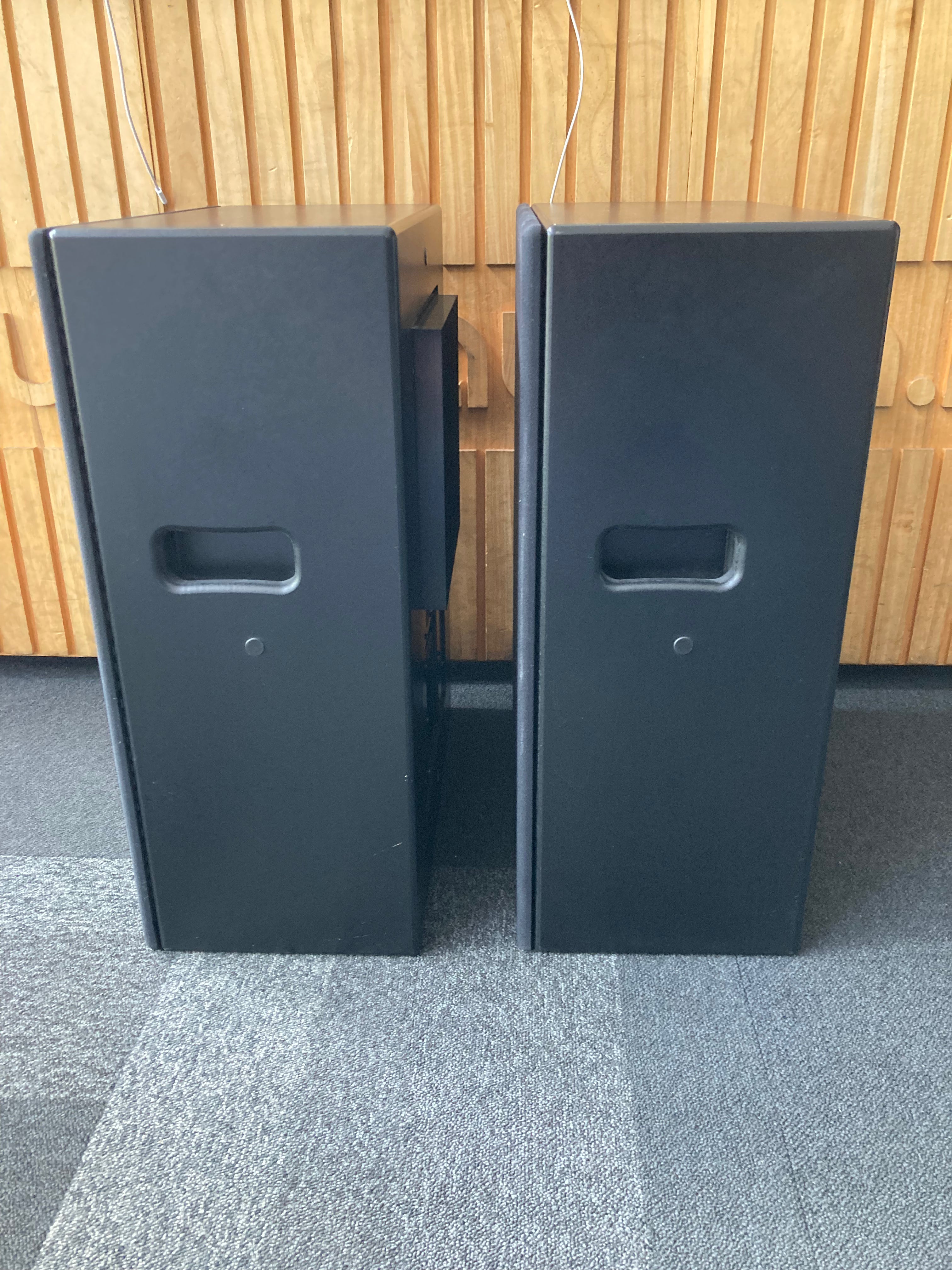 Genelec 1238CF, vaihtopari