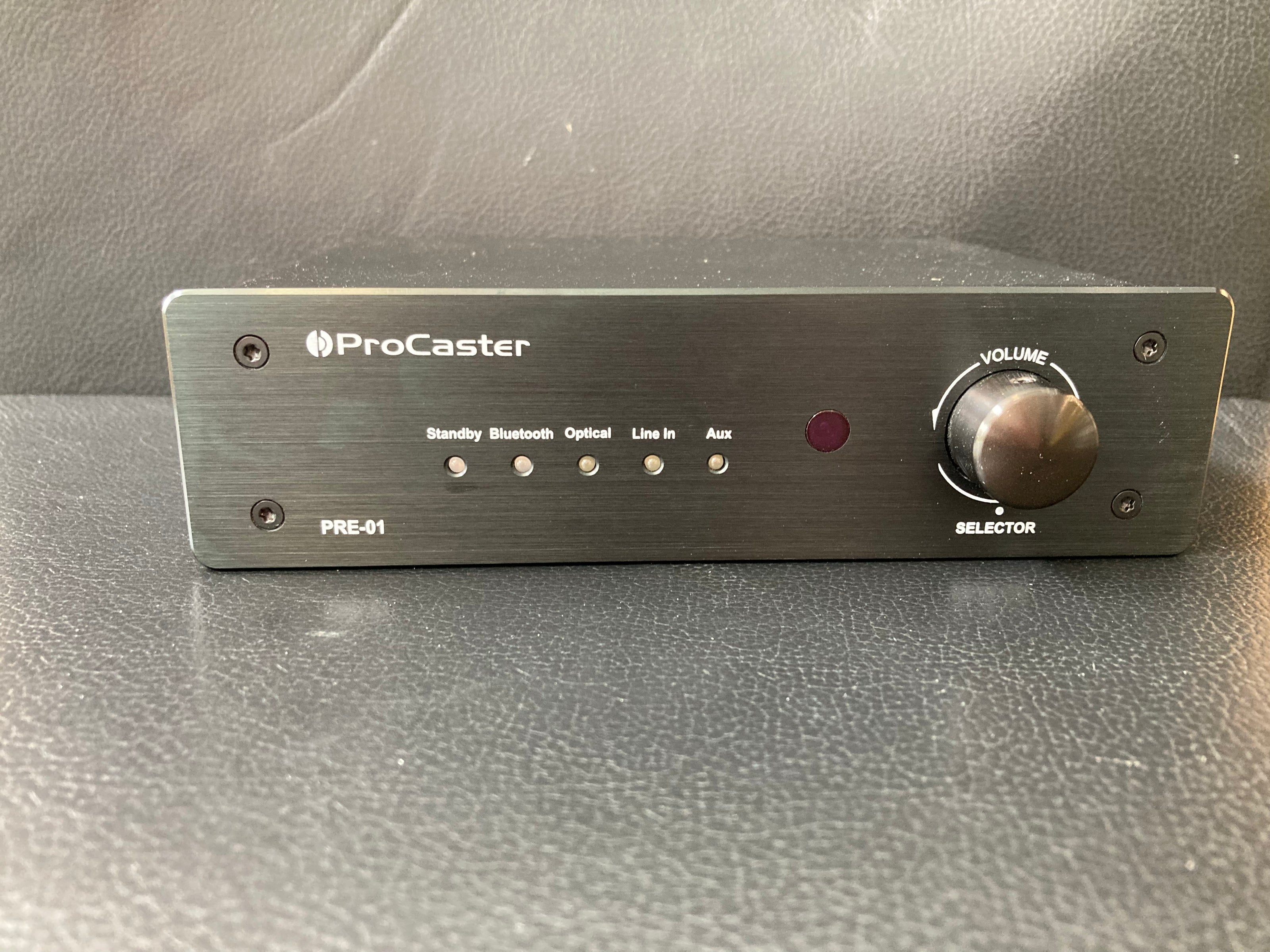 ProCaster PRE-01 esivahvistin – vaihtolaite