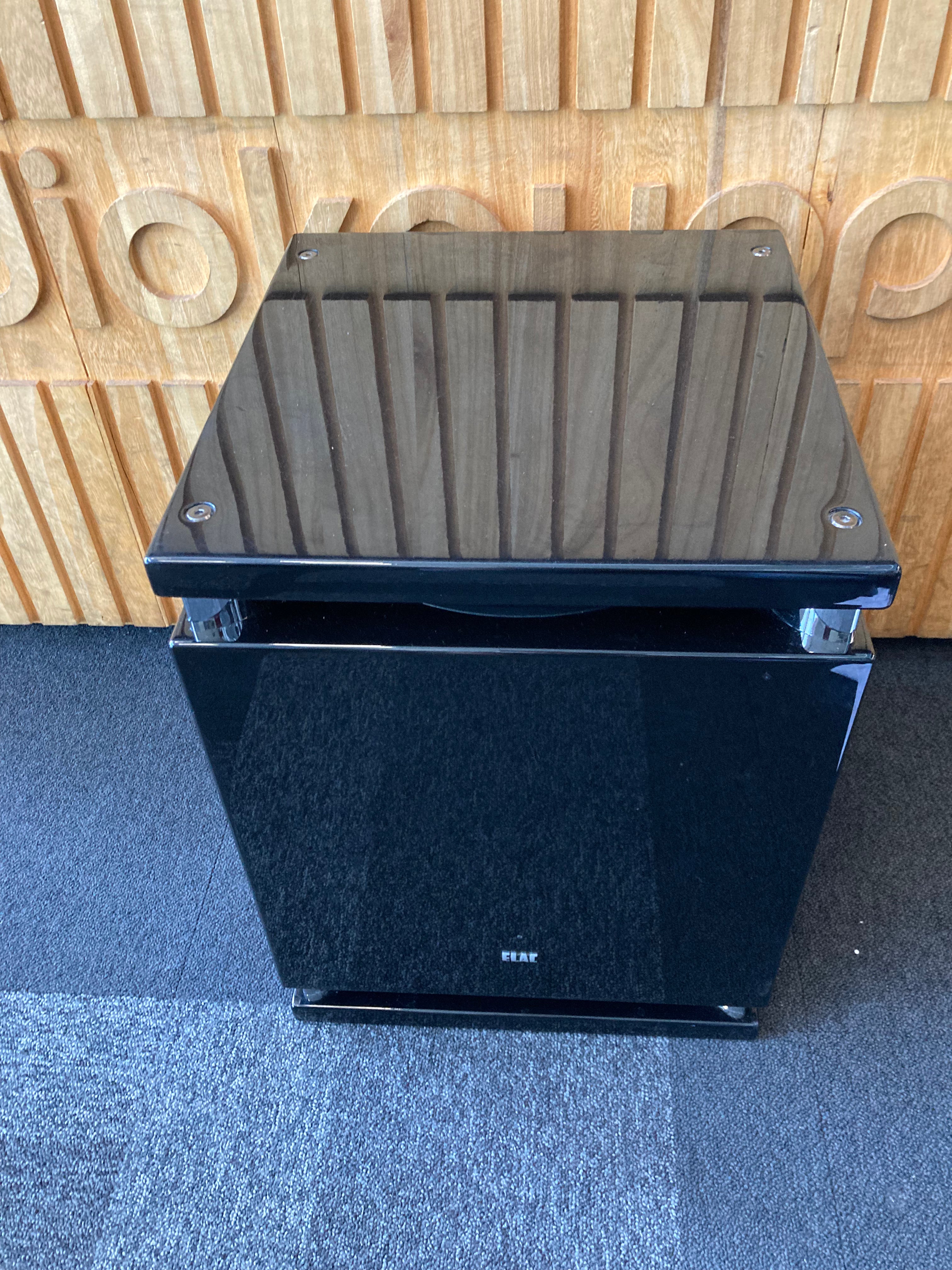 ELAC SUB 7020 aktiivisubbari – vaihtolaite