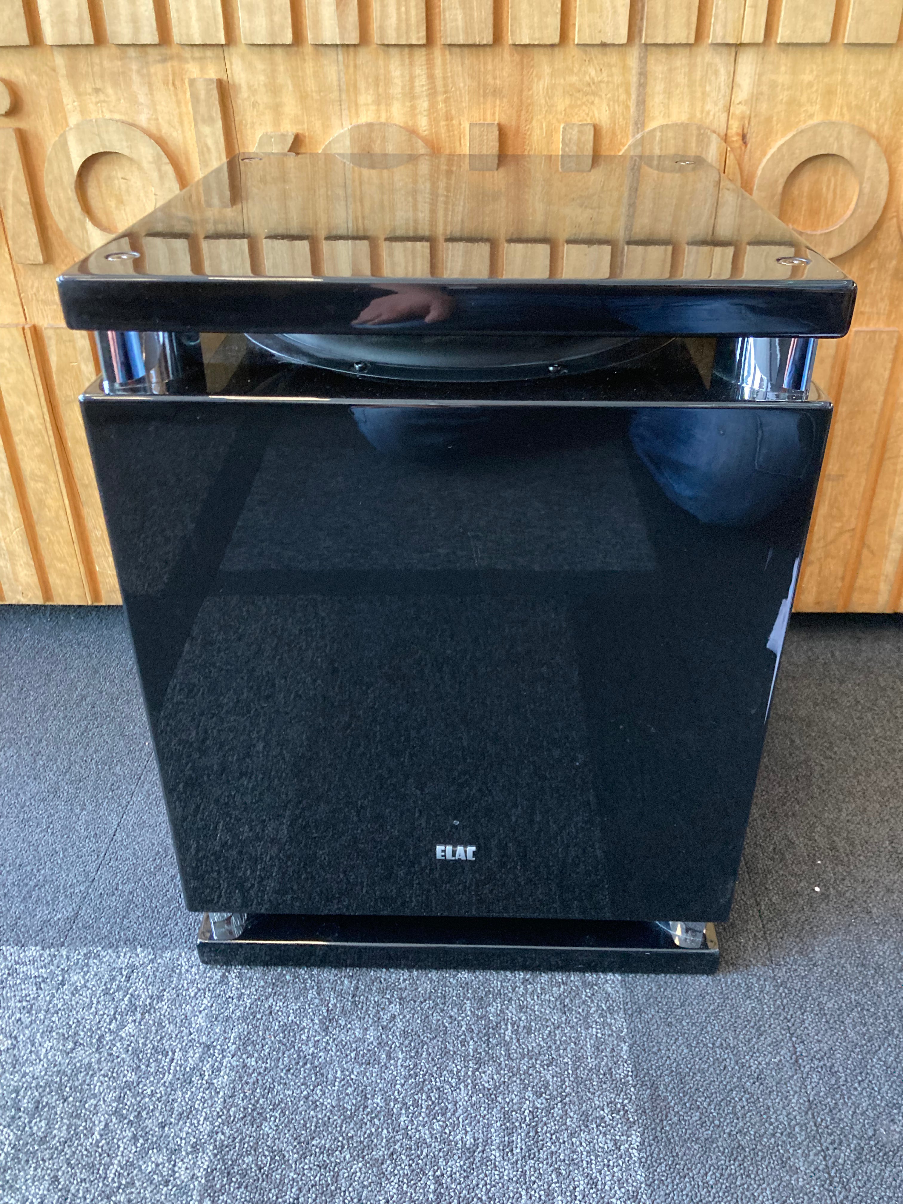 ELAC SUB 7020 aktiivisubbari – vaihtolaite