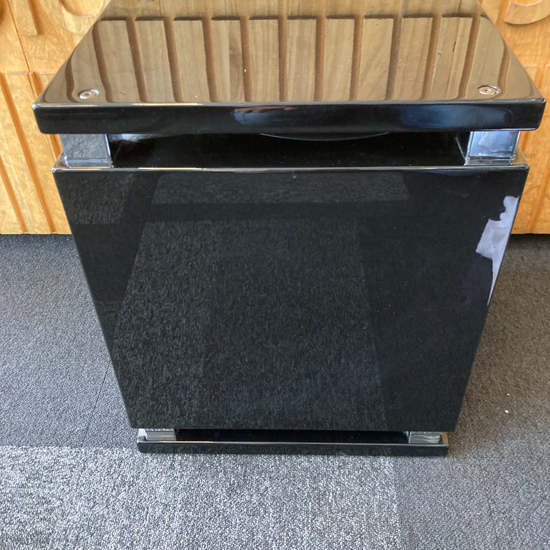 ELAC SUB 7020 aktiivisubbari – vaihtolaite