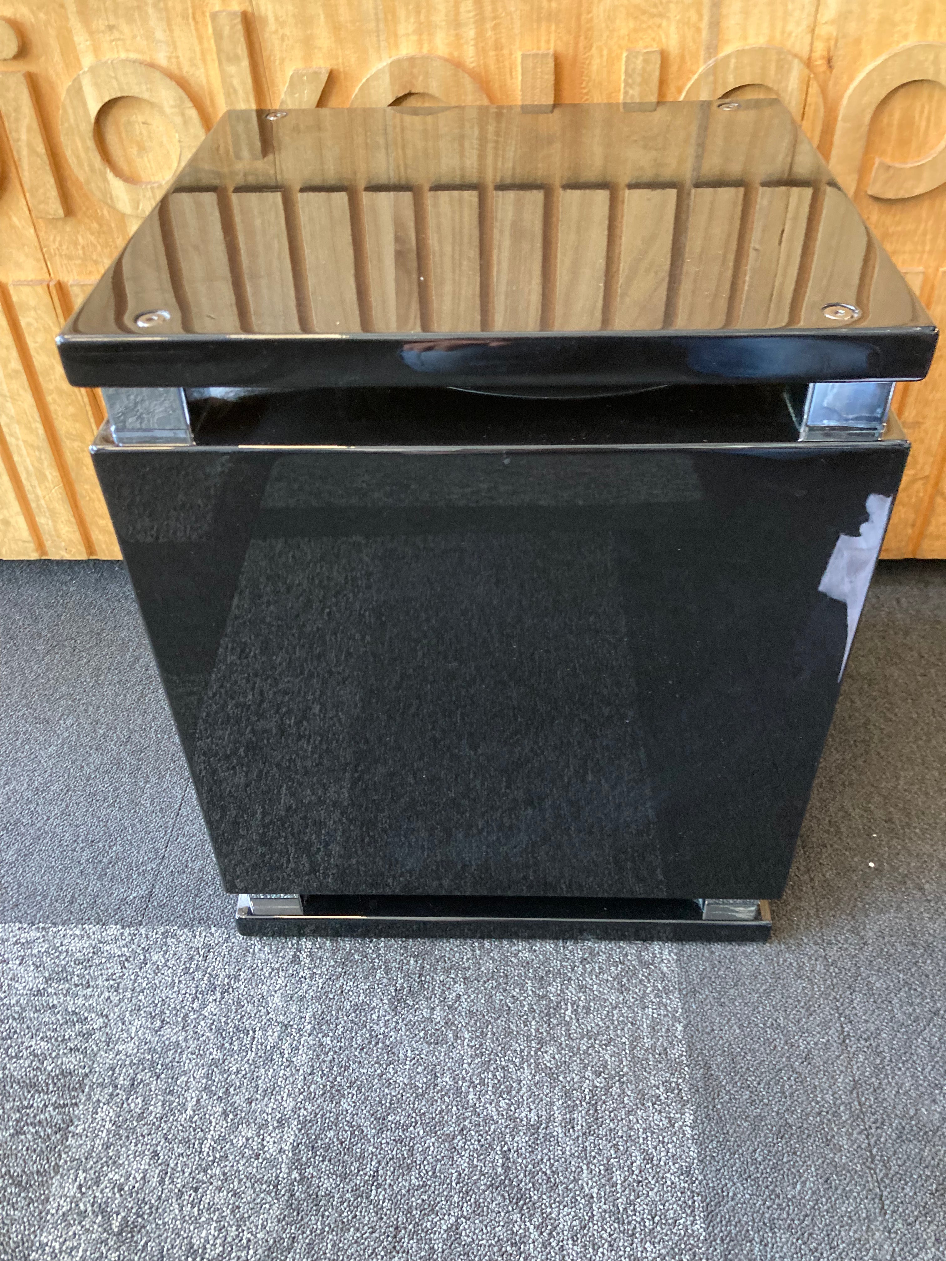 ELAC SUB 7020 aktiivisubbari – vaihtolaite