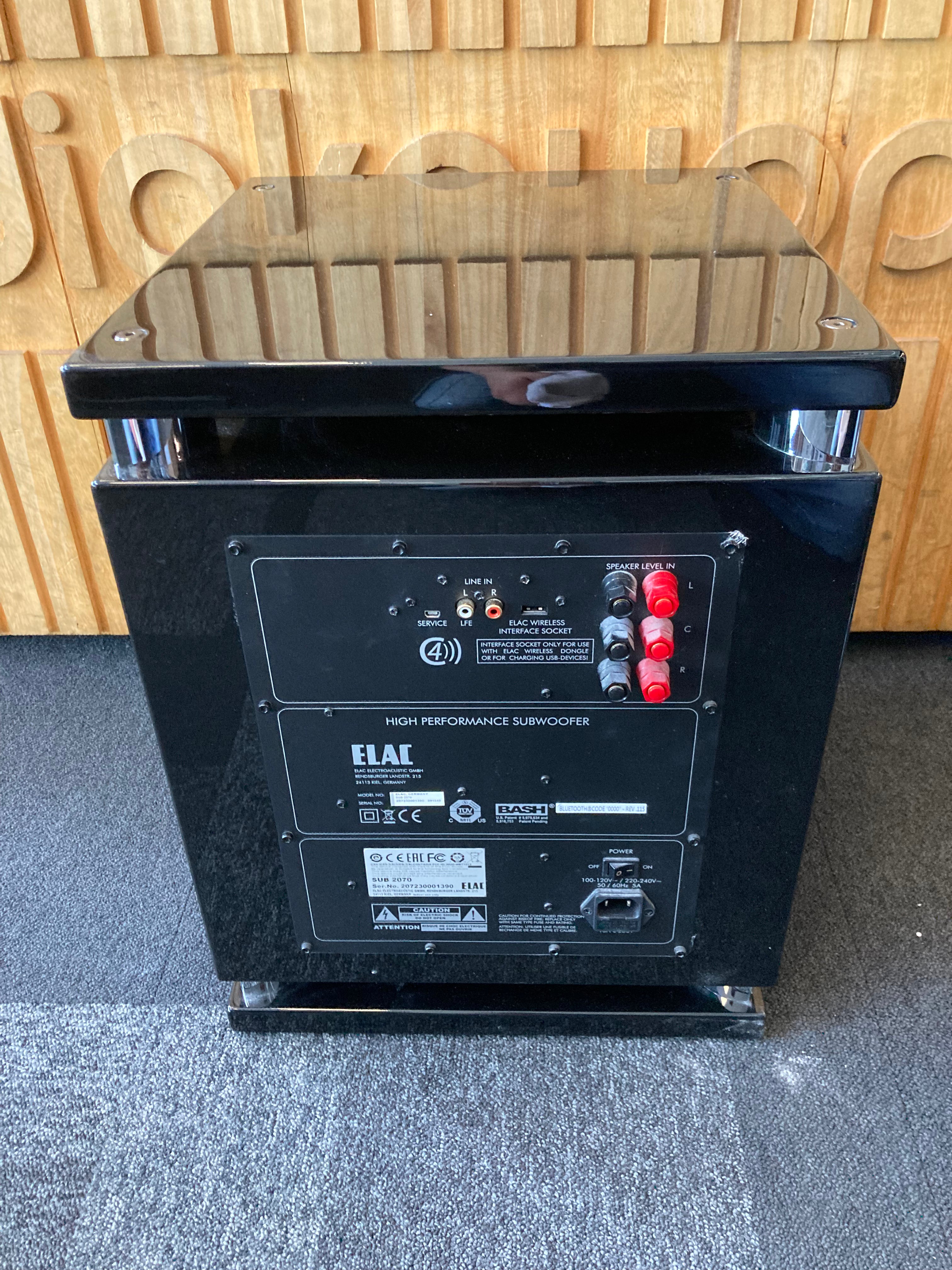 ELAC SUB 7020 aktiivisubbari – vaihtolaite