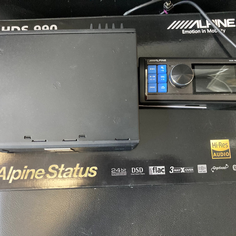 Alpine HDS-990 Hi-Res Audio Media Player – Good Condition