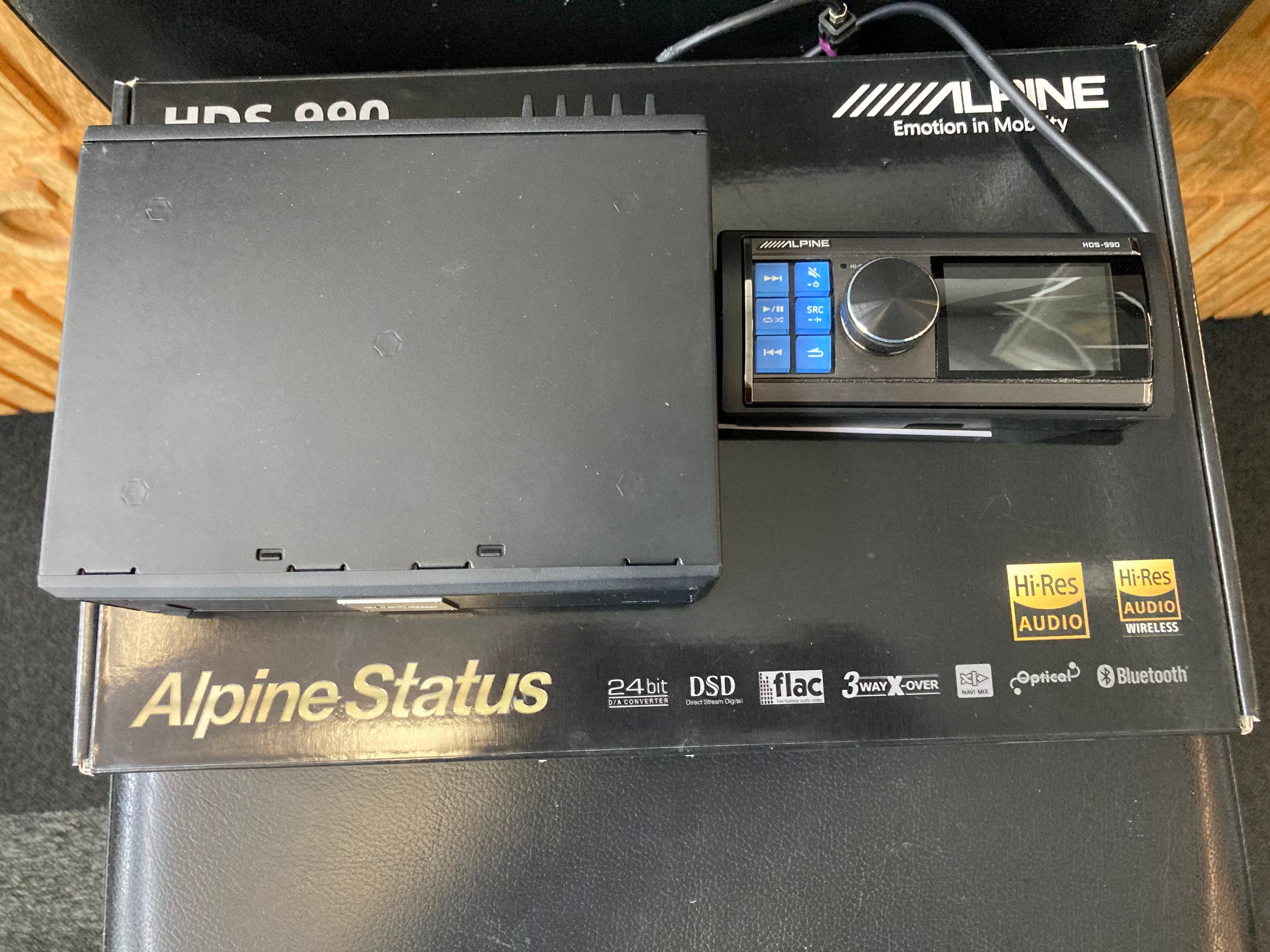 Alpine HDS-990 Hi-Res Audio Media Player – Good Condition