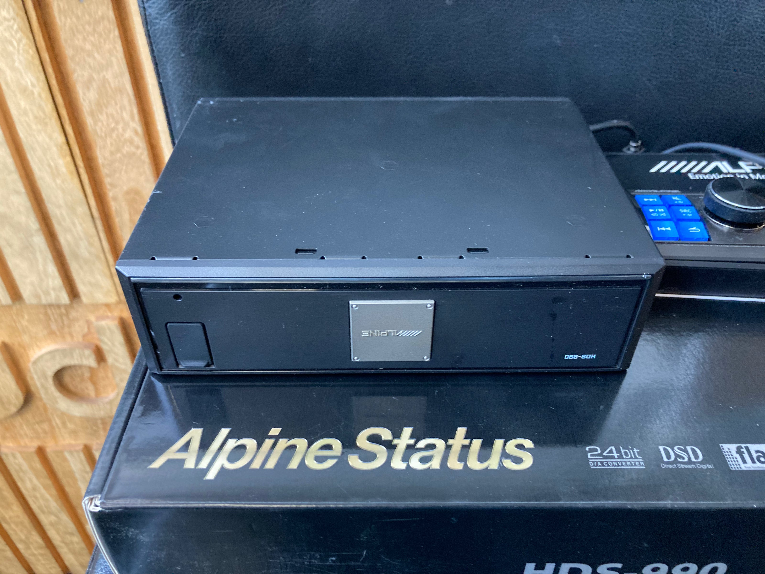 Alpine HDS-990 Hi-Res Audio Media Player – Good Condition