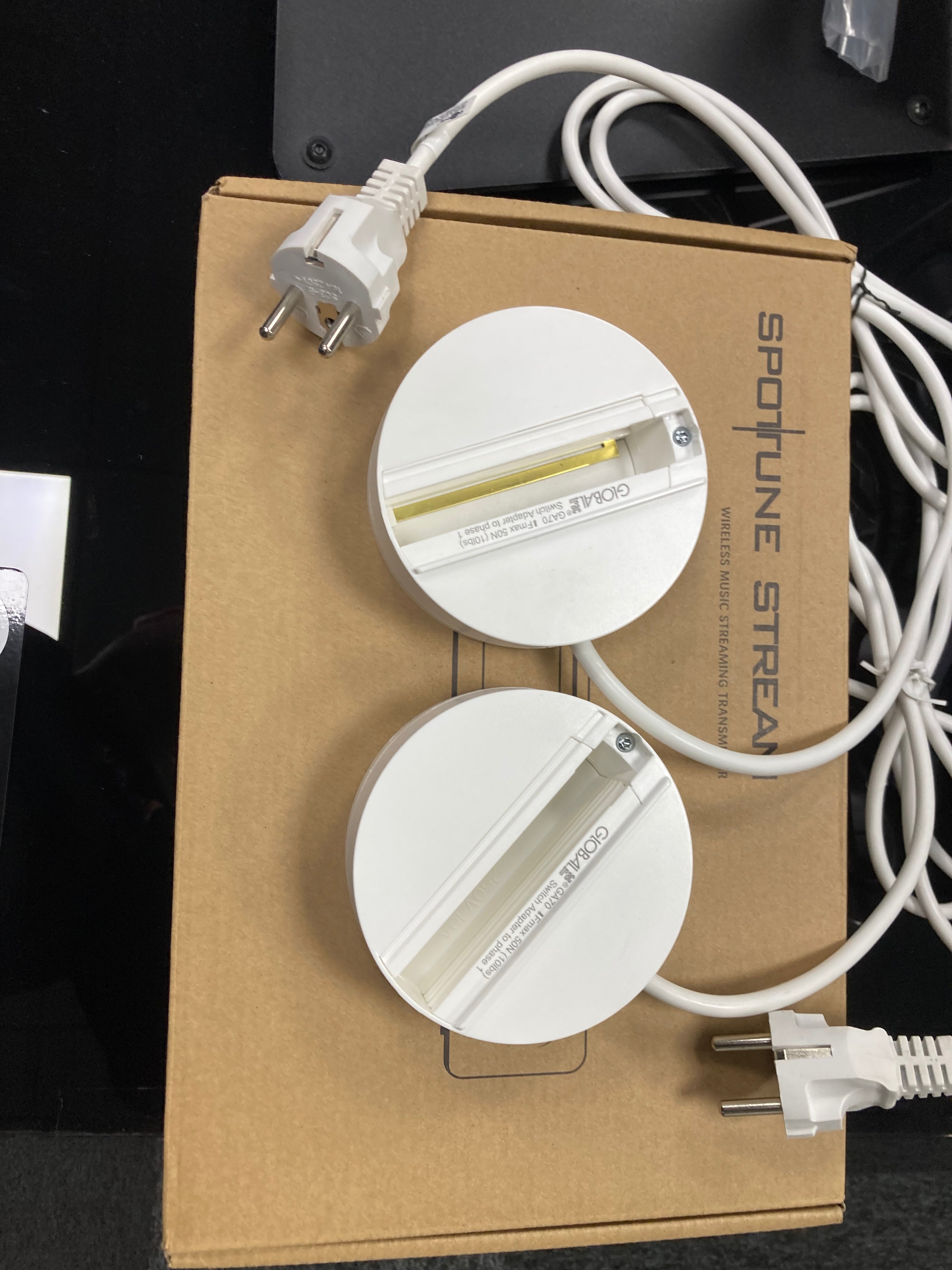 Spottune 2x Omni Track White Bundle – Demopoistolaite