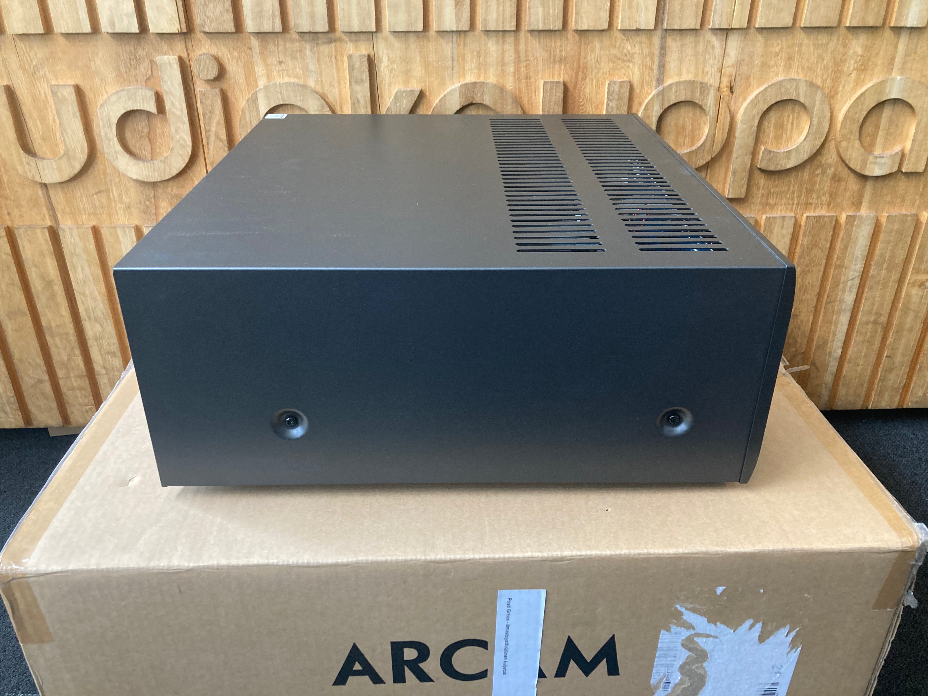 Arcam AVR11 AV Receiver – Consignment Sale