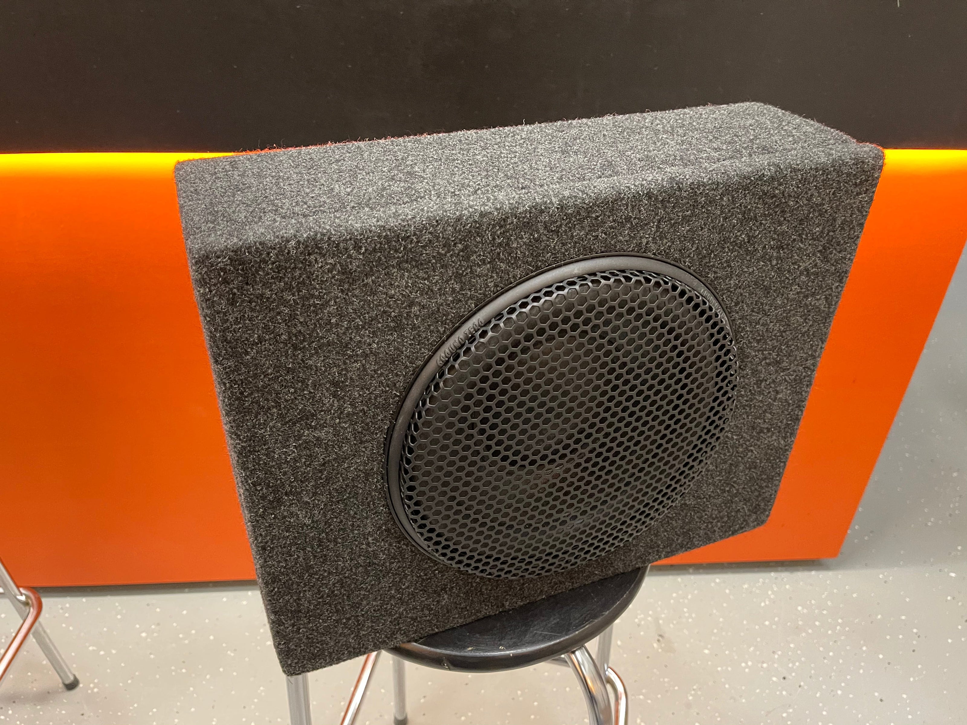 Hifikaupat Custom subwooferkotelo
