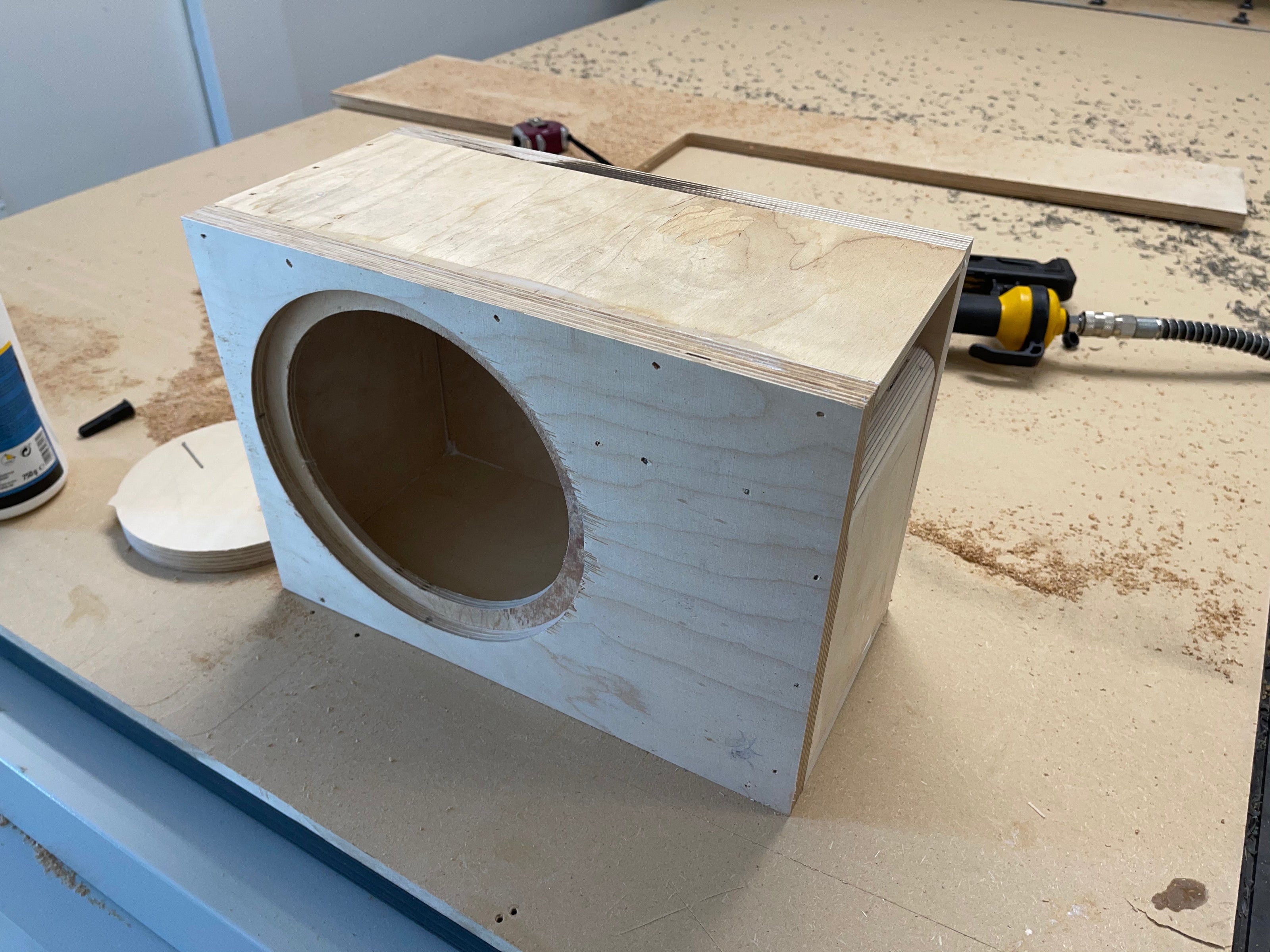 Hifikaupat Custom subwooferkotelo