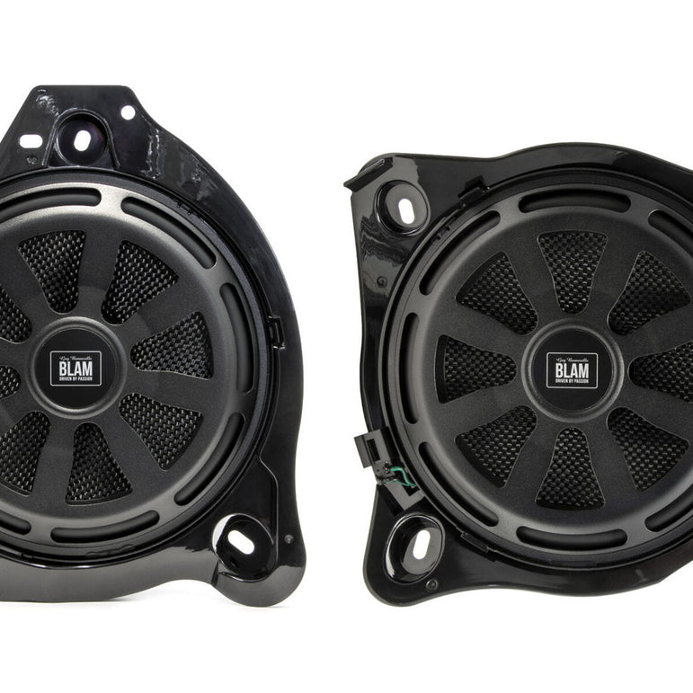 BLAM MB200W 8" subwoofer Mercedes-Benz jalkatilaan
