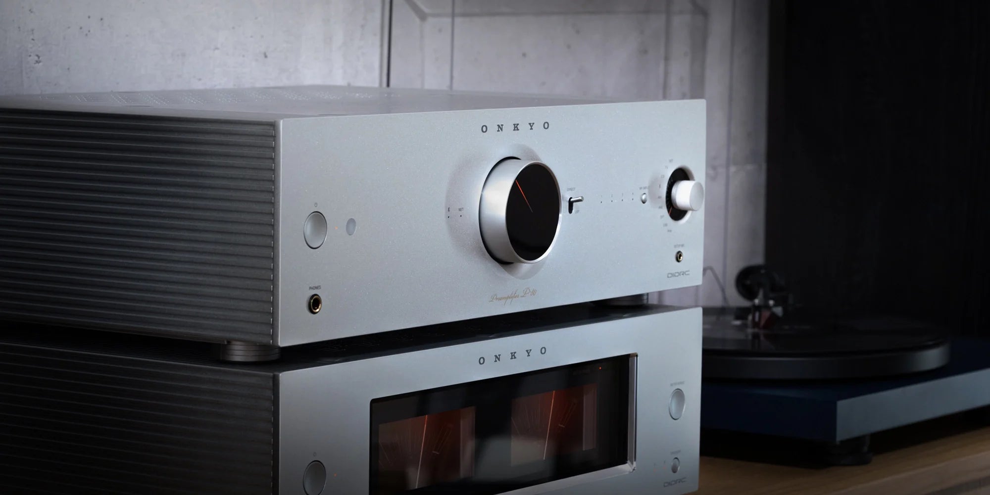 Onkyo P-80 esivahvistin / verkkosoitin