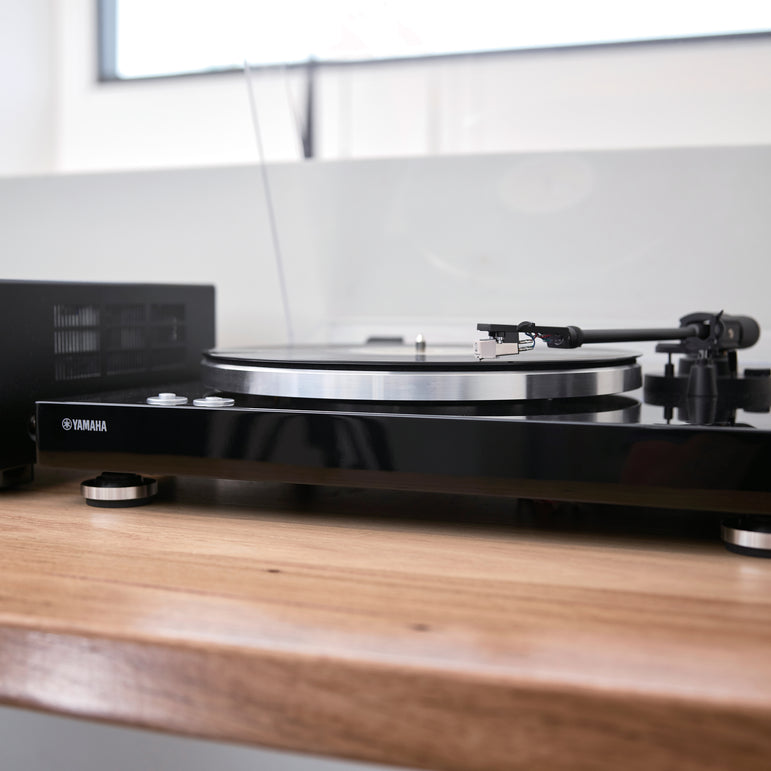 Yamaha TT-S303 levysoitin