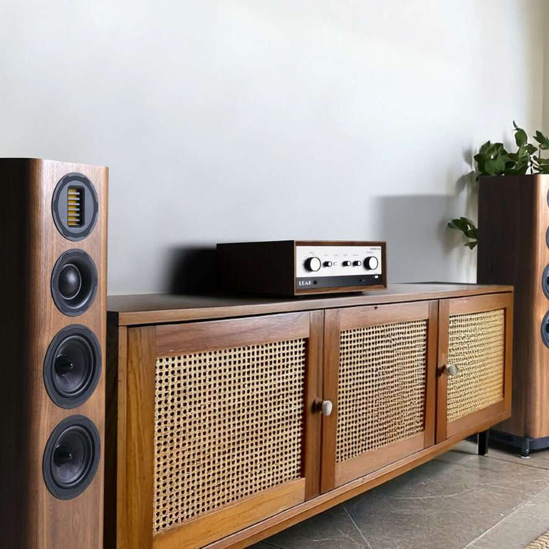 Wharfedale EVO 5.4 lattiakaiutinpari