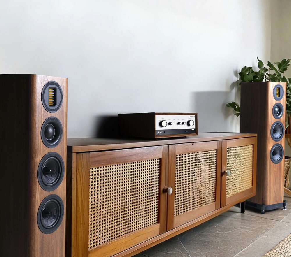 Wharfedale EVO 5.4 lattiakaiutinpari