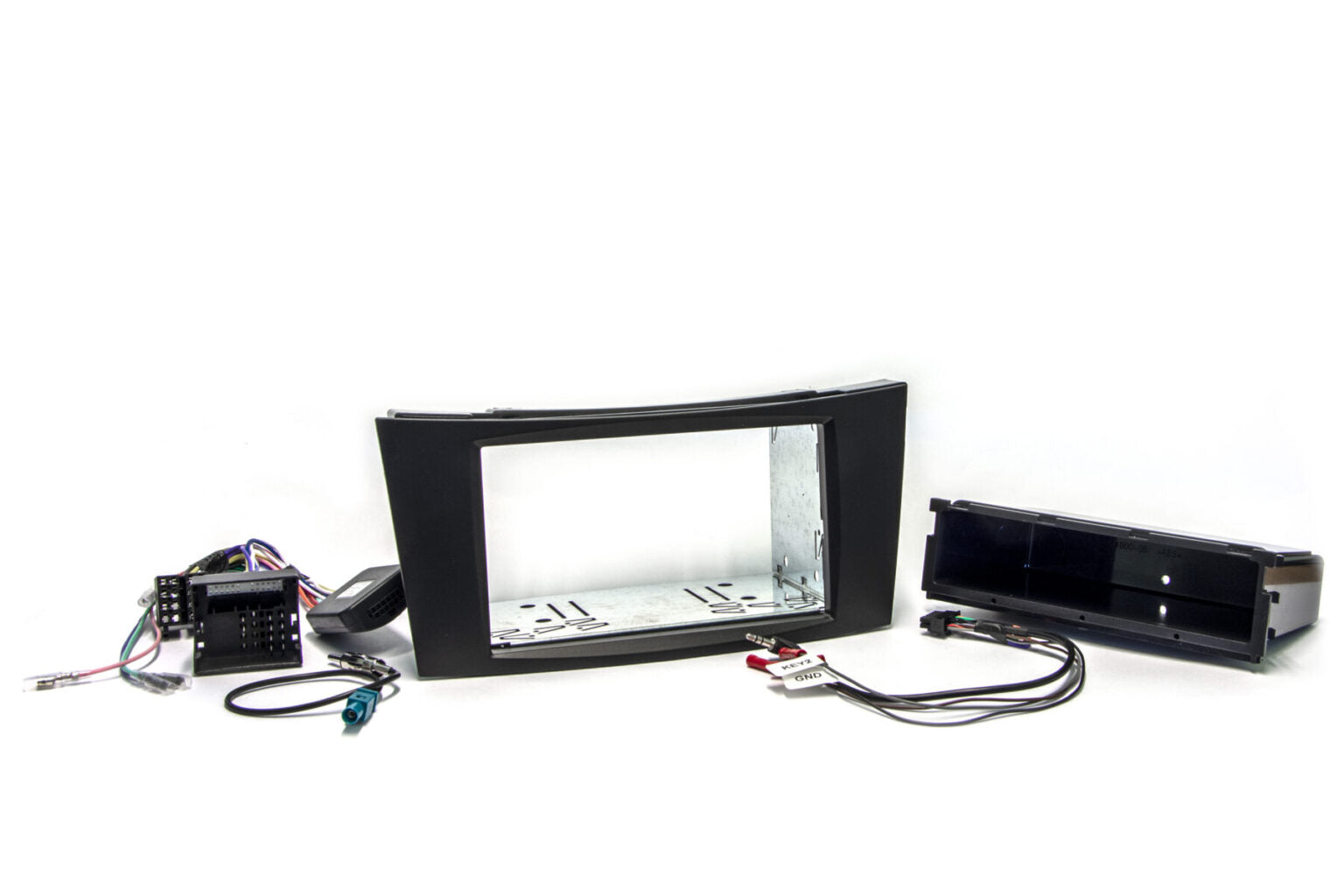 E-sarja 2003 – 2008 (W211) 1-DIN/2-DIN soittimen asennuskitti AH-KIT-MB03