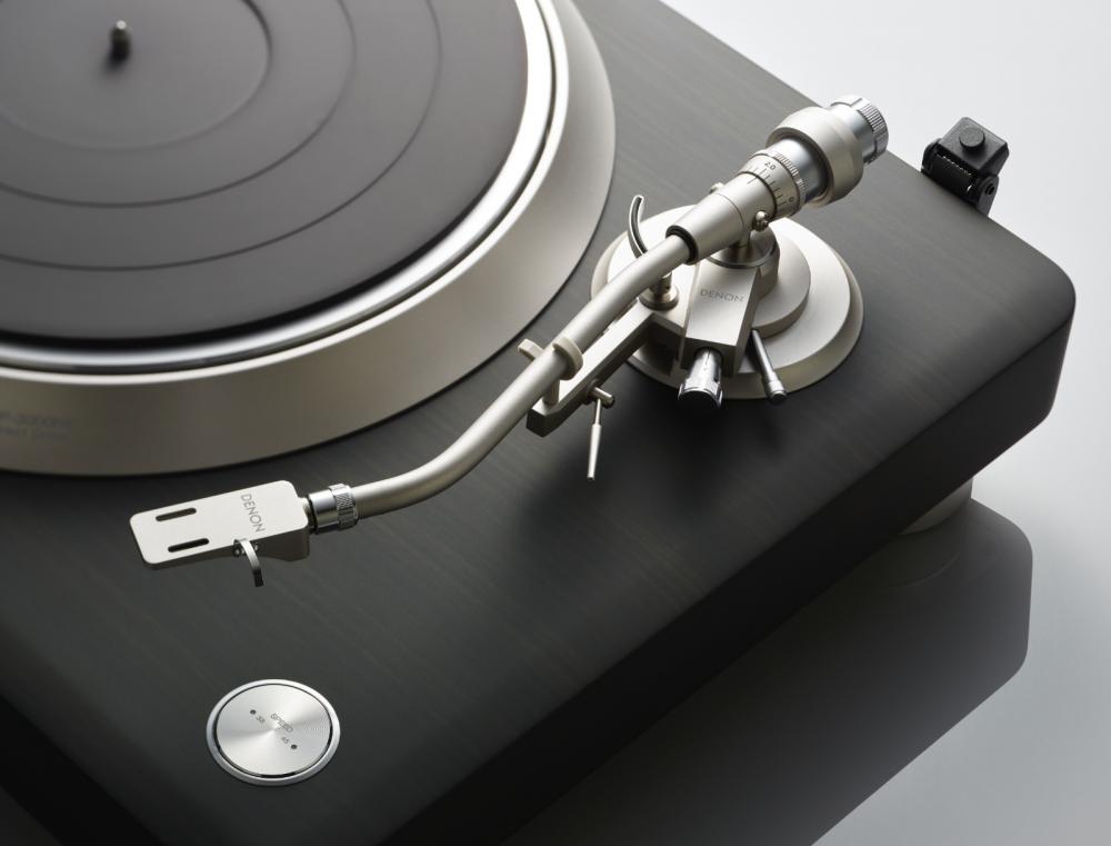 Denon DP-3000 suoravetoinen levysoitin