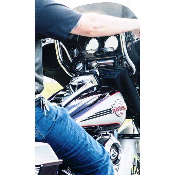 Harley Davidson 1-din installation kit.