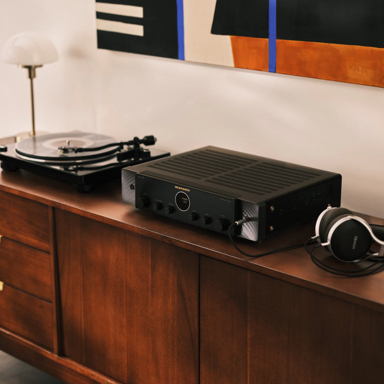 Marantz MODEL 70 Integroitu stereovahvistin HDMI ARC Bluetooth 2 x 50 W