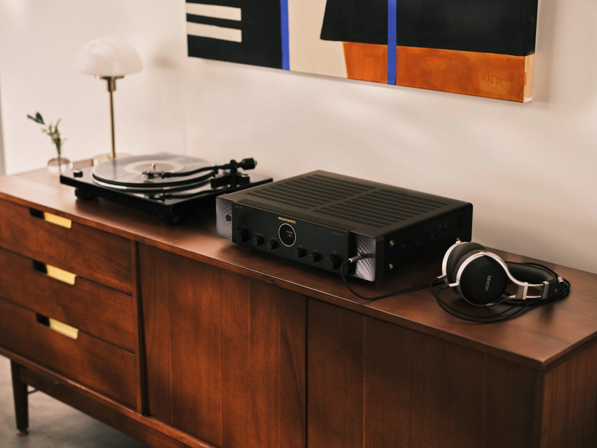 Marantz MODEL 70 Integroitu stereovahvistin HDMI ARC Bluetooth 2 x 50 W