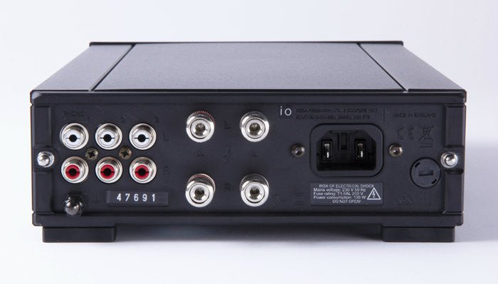 Rega io integroitu vahvistin | Hifikaupat.fi