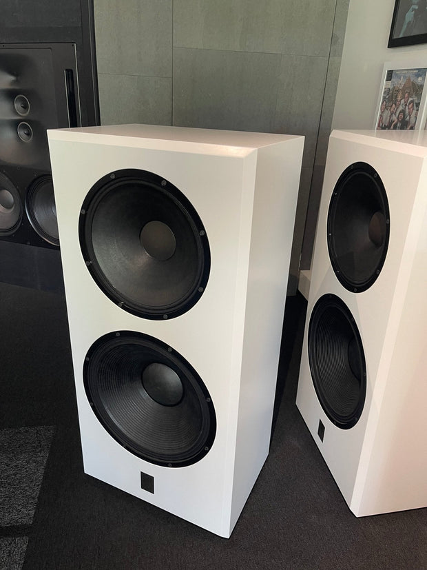 Taipuu Speakers 3 - tie DSP - aktiivikaiutinpari, valkoinen demopoisto Oulu | Hifikaupat.fi